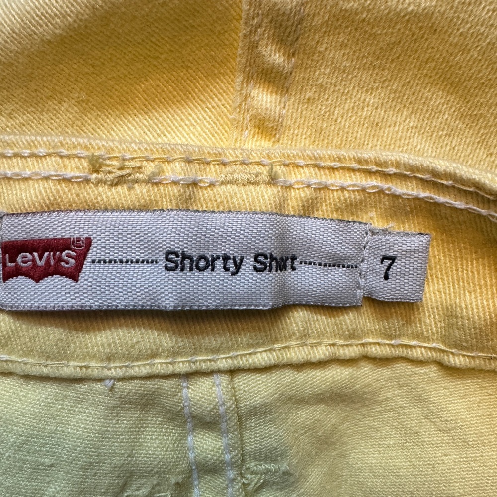 Levi's Yellow Jean Shorts Casual Denim Style junior size 7 - Picture 4 of 7